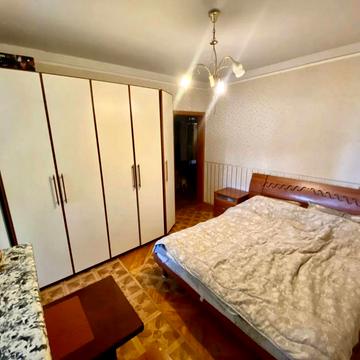 Нескорених вул., 56