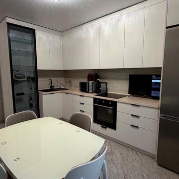 Перлинна вул., 10