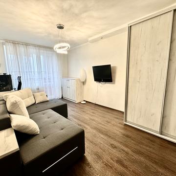 Волонтерська вул. (Соціалістична), 60а