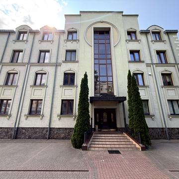 Таджицька вул., 1