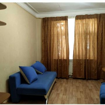 Палубна вул., 3