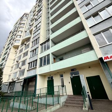 Павла Чубинського вул., 3