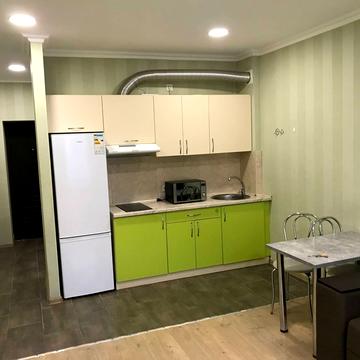 Вінстона Черчилля вул. (Червоноткацька), 93