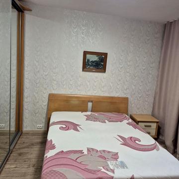 Каштанова вул., 8-Б