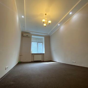 Івана Мазепи вул. (Січневого Повстання), 4/6