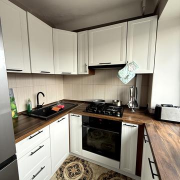 Кубанської України вул. (Маршала Жукова), 33