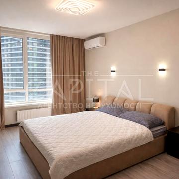 Причальна вул., 12