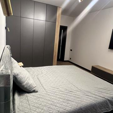 Олени Степанівни вул. (Ленінградська), 8