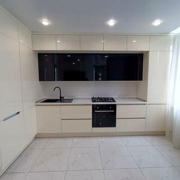 Кришталева вул., 1