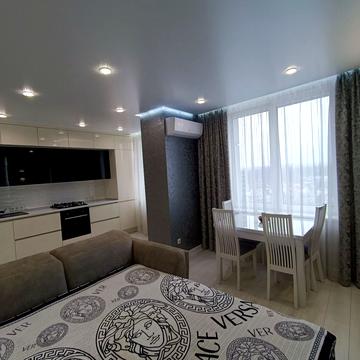 Кришталева вул., 1