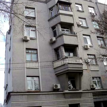 Івана Мазепи вул. (Січневого Повстання), 3