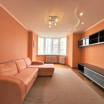 Анни Ахматової вул., 35-А