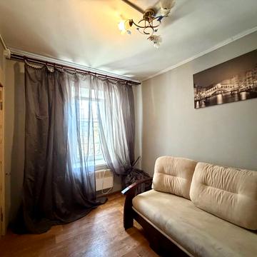 Колонтаївська вул., 49