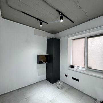 Словянська набережна вул., 11