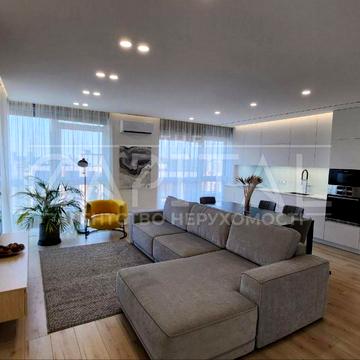 Предславинська вул., 40