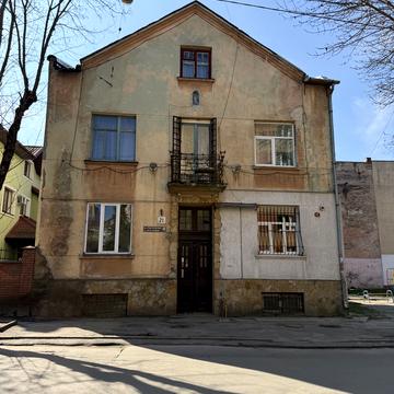 Братів Дужих вул. (Володимира Комарова), 21