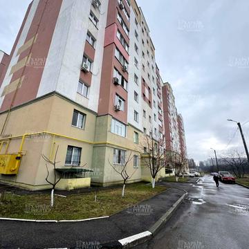 Роганська вул., 130/3