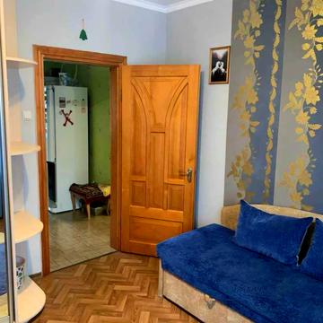 Прирічна вул., 37