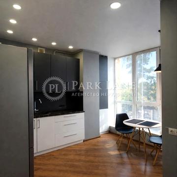 Велика Кільцева вул., (Будинок 1)