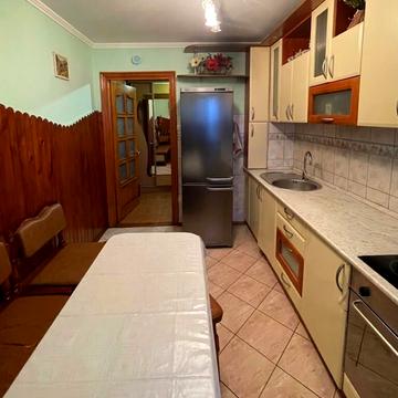 Олександра Довженка вул., 16