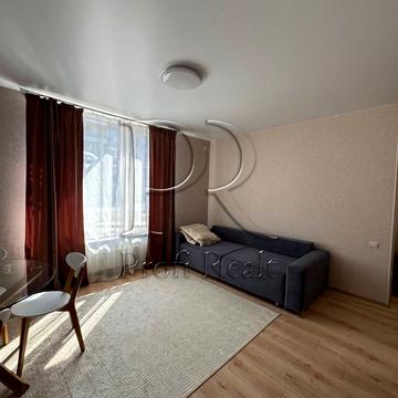 Квітки Цісик вул. (Гамарника), 32