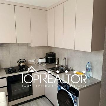 Академіка Павлова вул., 130