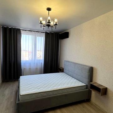 Князя Ярослава Мудрого просп., (Будинок)