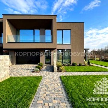 Міжгірська, 1