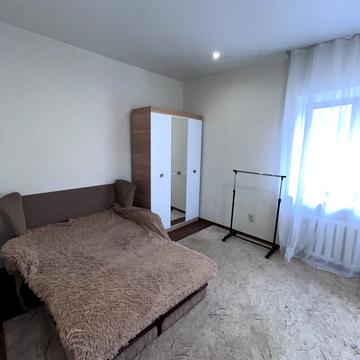 Олександра Поля просп. (Кірова), 64