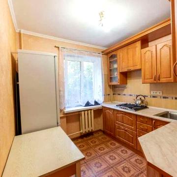 Петра Ніщинського вул., 5