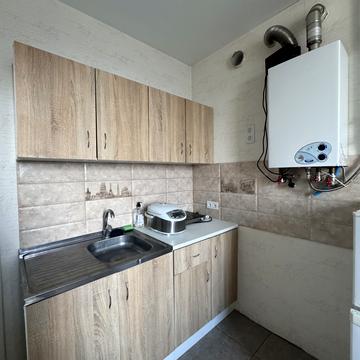 Вереснева вул., 22-Б