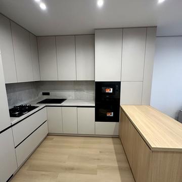 Героїв Майдану вул., (Будинок 6)