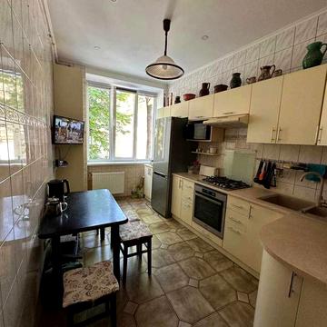 Личаківська вул. (), 109