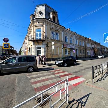 Євгена Олесницького вул., 1