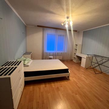 Володимира Висоцького бульв., 6