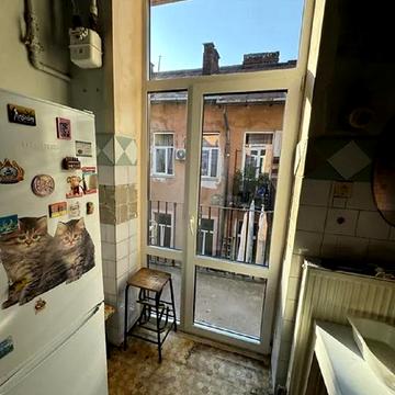 Миколи Устияновича вул., 6