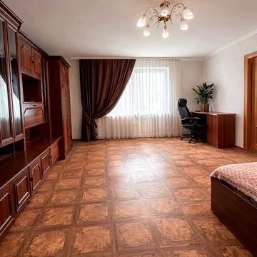 Молодіжна вул., 15/1