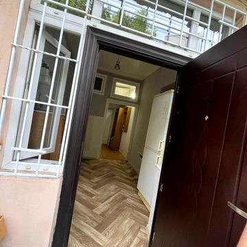 Джерельна вул., 34