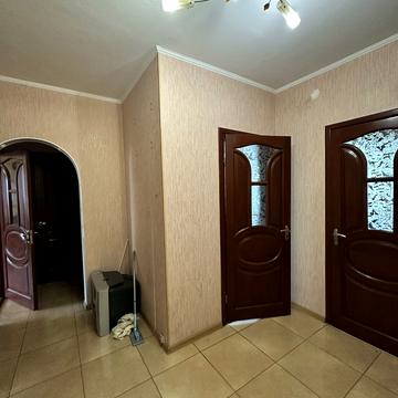 Євгена Чикаленка вул., 75