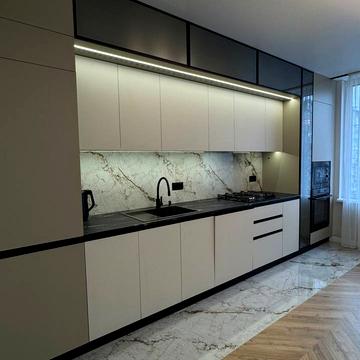 Степана Бандери вул., (Будинок 4)