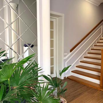 Залозецького вул., 17