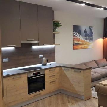 Ділова вул. (Димитрова), 1/2