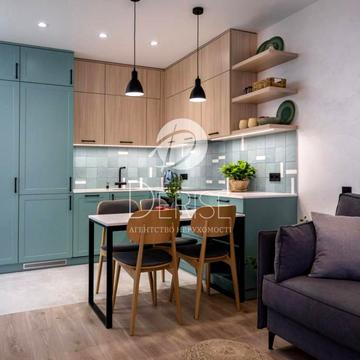 Предславинська вул., 42