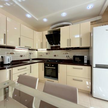 Каховська вул., 26