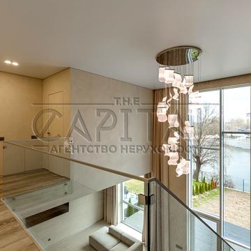 Кленова вул., 38