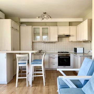 Джерельна вул., 77