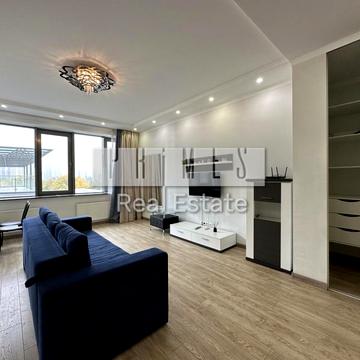 Трускавецька вул., 8