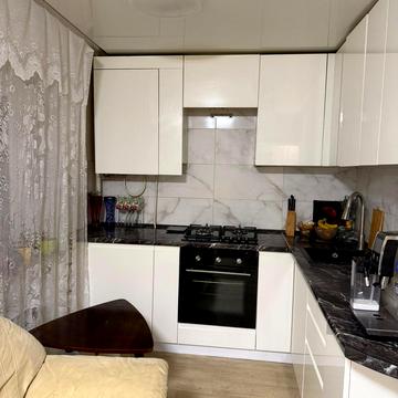 Вартових Неба вул. (Тобольська), 33