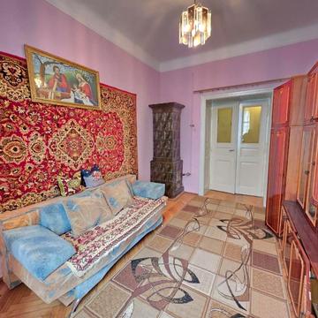 Шпитальна вул., 1