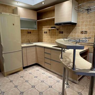 Федора Ернста вул., 12